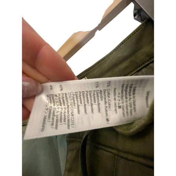 Madewell The '90s Capri Pant in Garment-Dyed Sateen Green Gorpcore Utility 27 - Picture 4 of 5